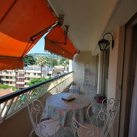 Fleuris One Bed Apartment *