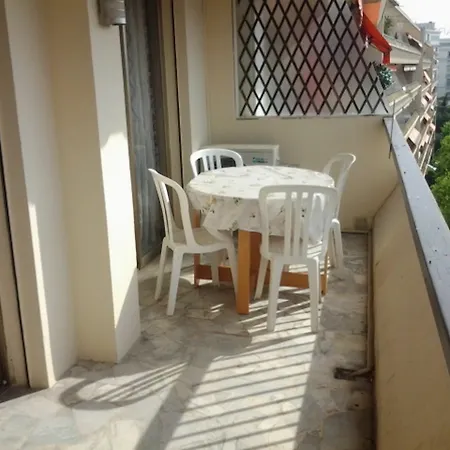 Fleuris One Bed דירה קאן